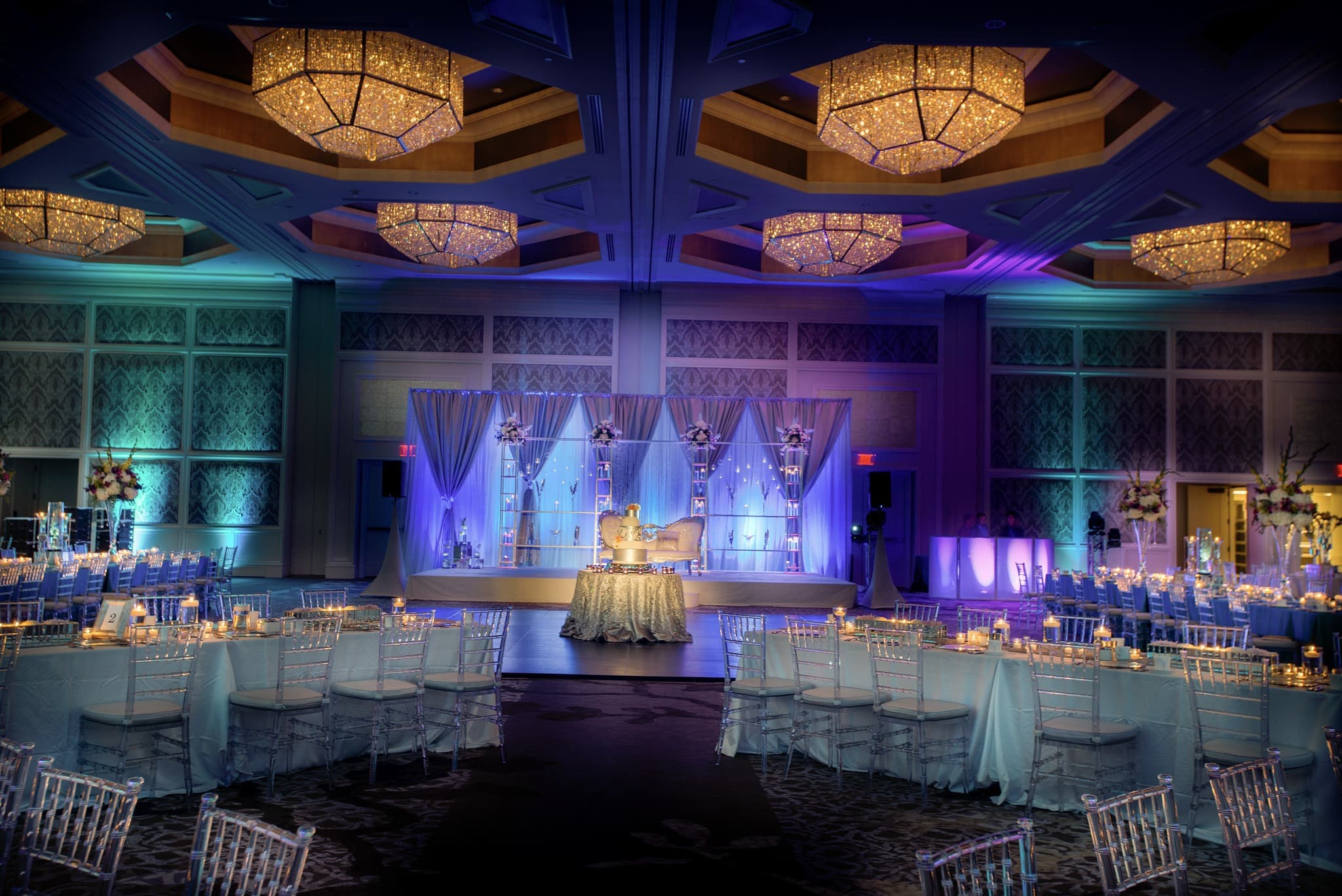 Hotel-classic, photographed quietly. Four Seasons